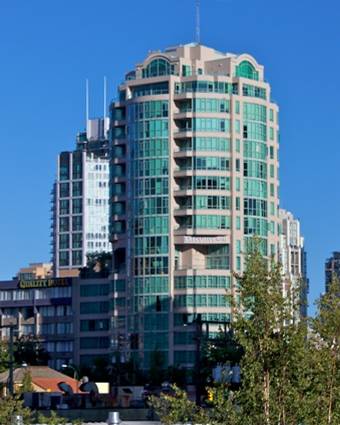 http://www.glasssteelandstone.com/Images/Buildings/2009/10/29/ExecutiveHotel-00909-001a.jpg